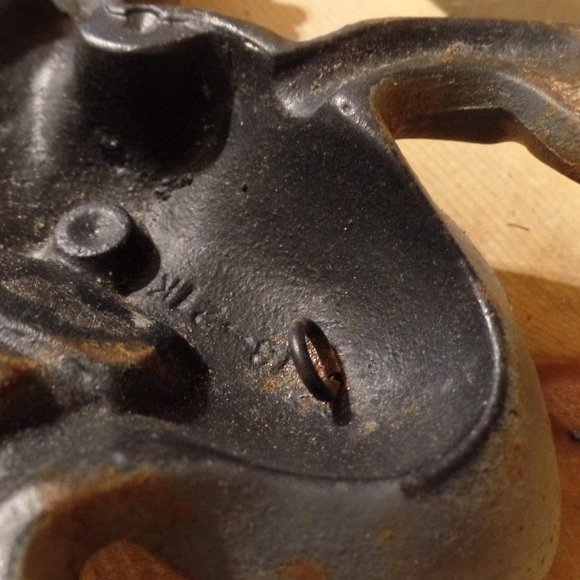 1966 Cast Iron Leaping Frog Doorstop Garden Virginia Metalcrafters - Picture 8 of 10